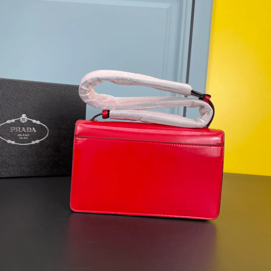 All Categories Official Website "Brand Women's Bags" Women's Bags 💙 PRADA 2022 Official New Prada Imported Cowhide Crossbody Bag Wholesale 58002000 High Quality Size: 24-15-6CM