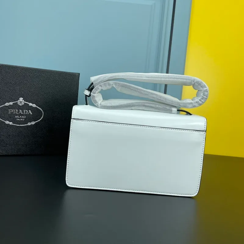 All Categories Official Website "Brand Women's Bags" Women's Bags 💙 PRADA 2022 Official New Prada Imported Cowhide Crossbody Bag Wholesale 58002000 High Quality Size: 24-15-6CM