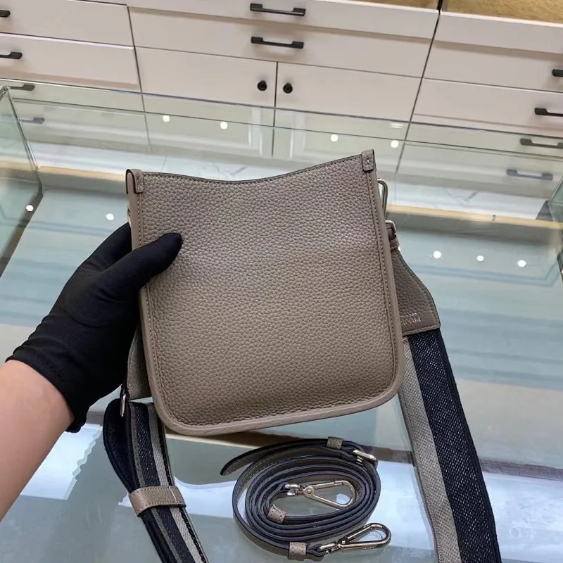All categories Official website "Brand Women's Bags" Women's Bags 💙 PRADA 2022 official new Prada crossbody bag wholesale Original order quality 58005500 Size: 20-19-6Cm