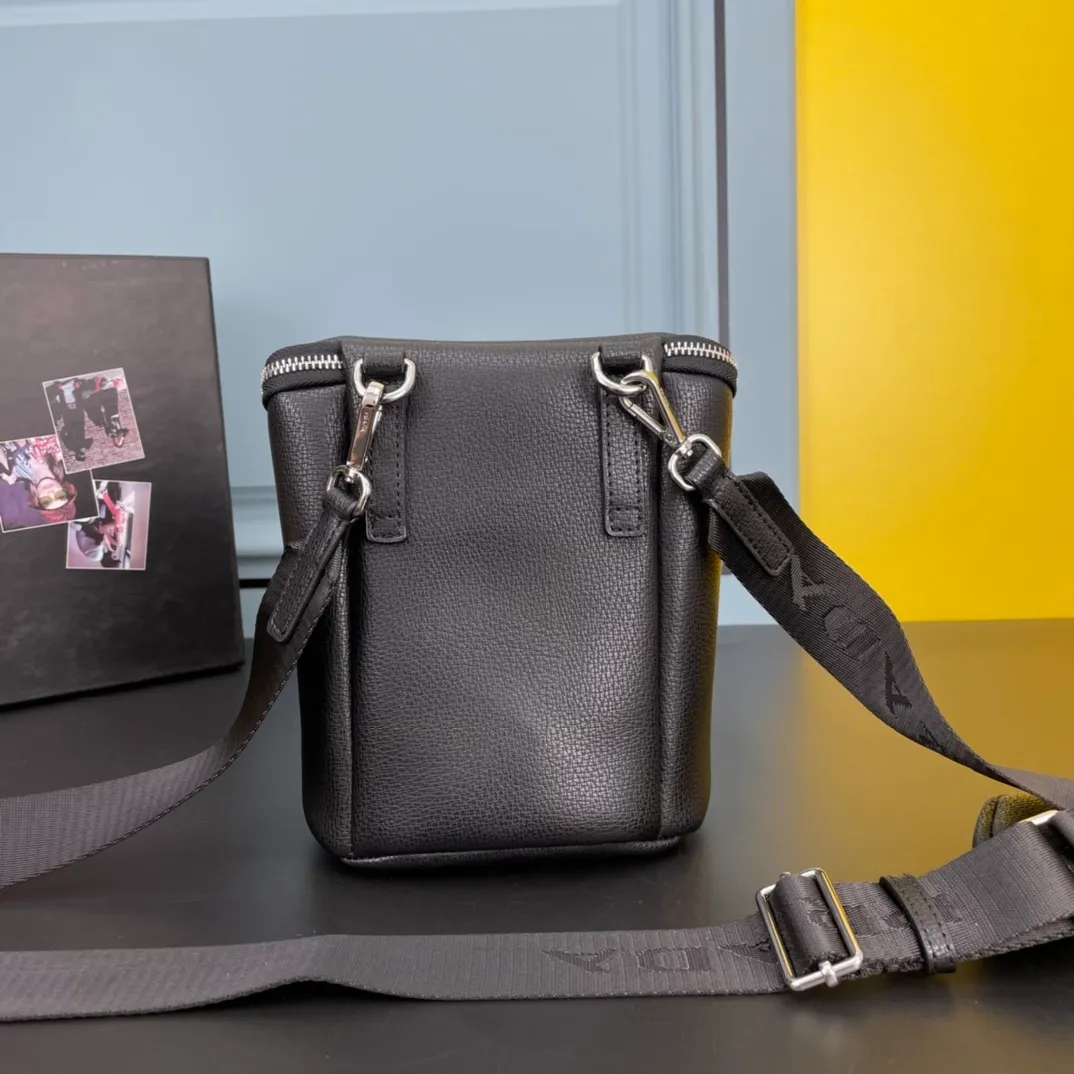 All categories Official website "Brand Women's Bags" Women's Bags 💙 PRADA 2022 Official New Prada Crossbody Bag Wholesale 58002200 High Quality Size: 21-15-15CM