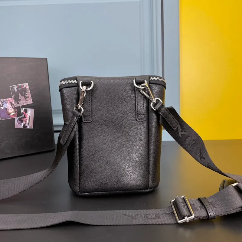 All categories Official website "Brand Women's Bags" Women's Bags 💙 PRADA 2022 Official New Prada Crossbody Bag Wholesale 58002200 High Quality Size: 21-15-15CM