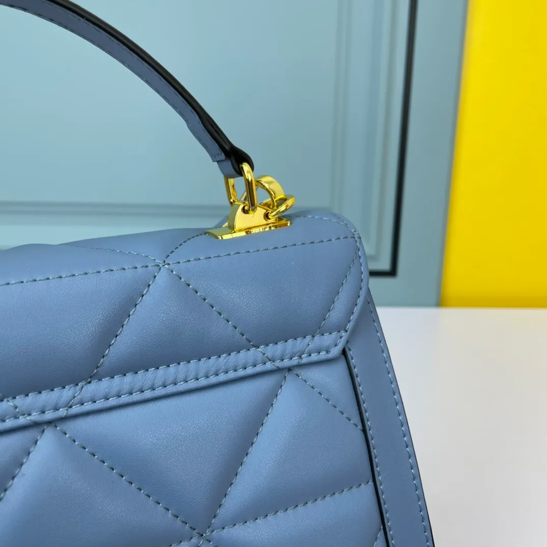 All categories Official website "Brand Women's Bags" Women's Bags 💙 PRADA replica PRADA, fine imitation PRADA bags, PRADA shoulder bags, 2023 official latest version PRADA cowhide crossbody bag, bag factory, original material, size: 26-18-11CM