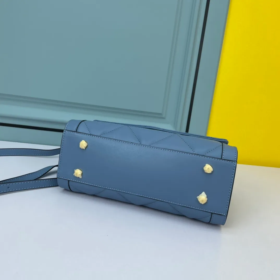 All categories Official website "Brand Women's Bags" Women's Bags 💙 PRADA replica PRADA, fine imitation PRADA bags, PRADA shoulder bags, 2023 official latest version PRADA cowhide crossbody bag, bag factory, original material, size: 26-18-11CM