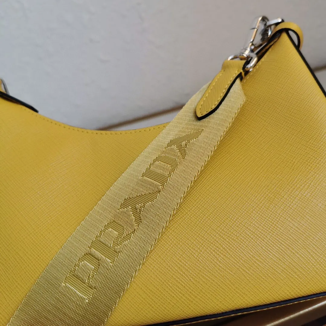 All categories Official website "Brand Women's Bags" Women's Bags 💙 PRADA 2022 official new Prada crossbody bag wholesale 58003000 Original order quality Size: 23-17-6.5CM