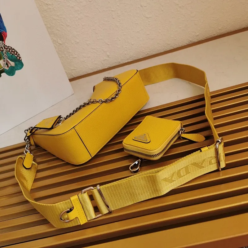 All categories Official website "Brand Women's Bags" Women's Bags 💙 PRADA 2022 official new Prada crossbody bag wholesale 58003000 Original order quality Size: 23-17-6.5CM