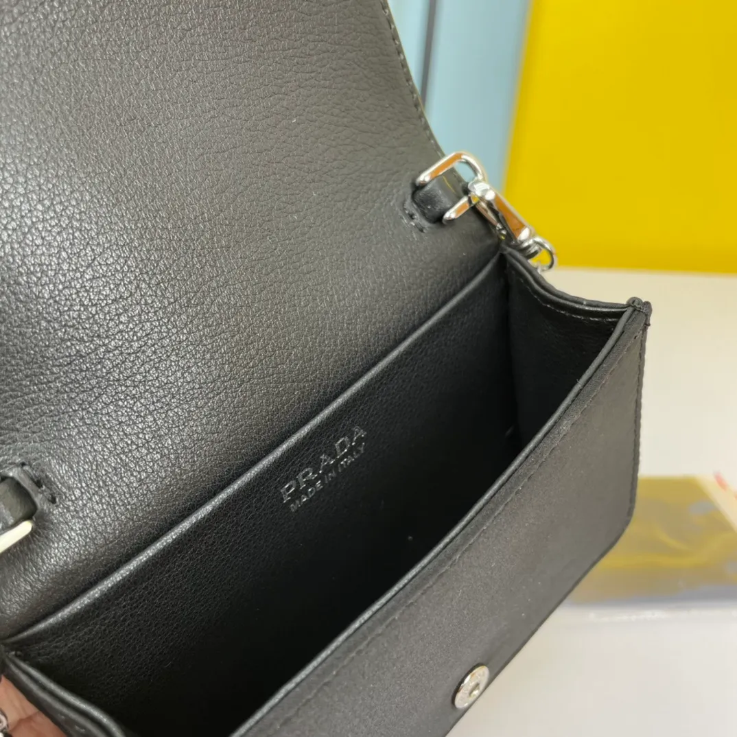 All categories Official website "Brand Women's Bags" Women's Bags 💙 PRADA 2022 Official New Prada Crossbody Bag Wholesale 58003400 High Quality Size: 11.5-8CM