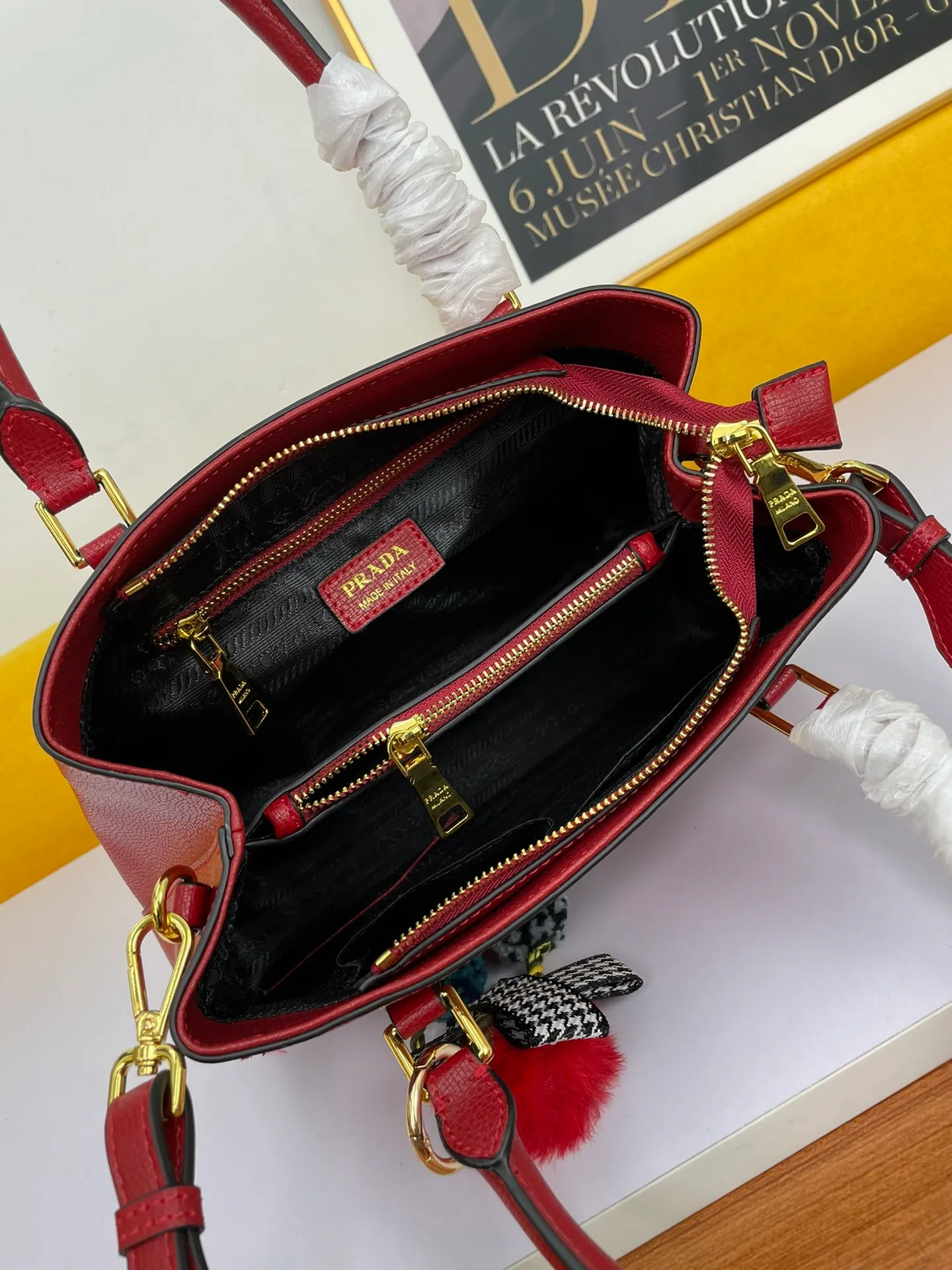 All categories Official website "Brand Women's Bags" Women's Bags 💙 PRADA 2022 official new Prada calfskin handbag wholesale 58002500 High quality Size: 30-22-13CM