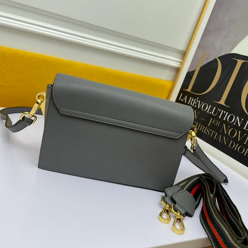 All categories Official website "Brand Women's Bags" Women's Bags 💙 PRADA 2022 official new Prada cowhide crossbody bag wholesale 58002300 High quality Size: 24-15-8CM