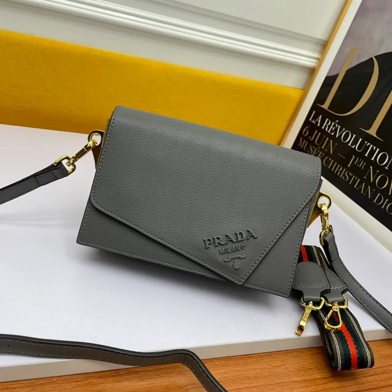 All categories Official website "Brand Women's Bags" Women's Bags 💙 PRADA 2022 official new Prada cowhide crossbody bag wholesale 58002300 High quality Size: 24-15-8CM