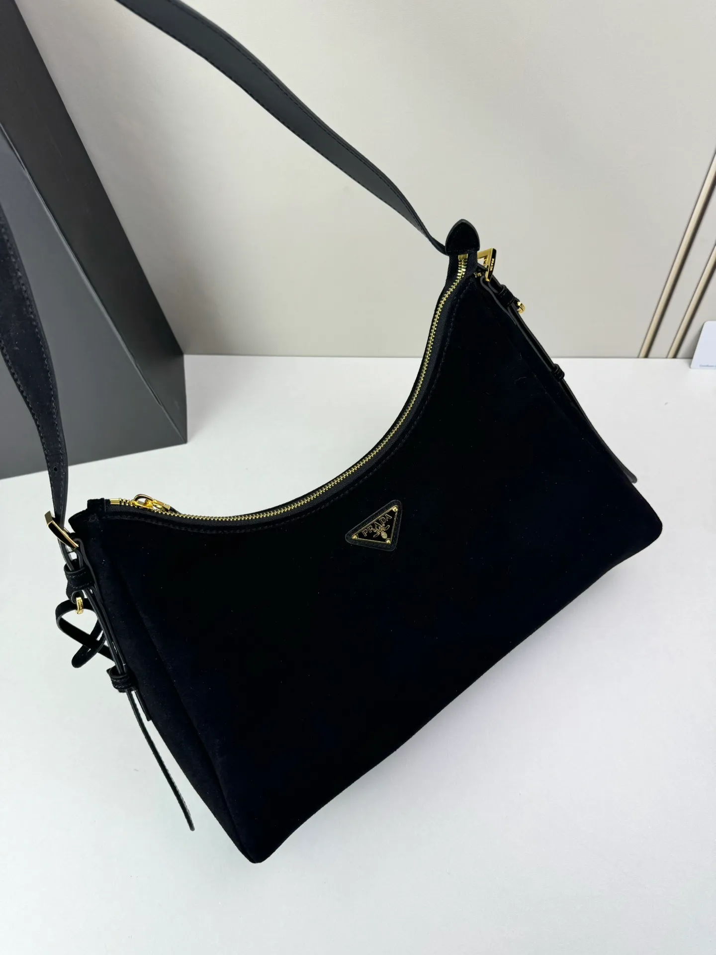 All Categories Official Website "Brand Women's Bags" Women's Bags 💙 PRADA 2025 New Prada Underarm Bag