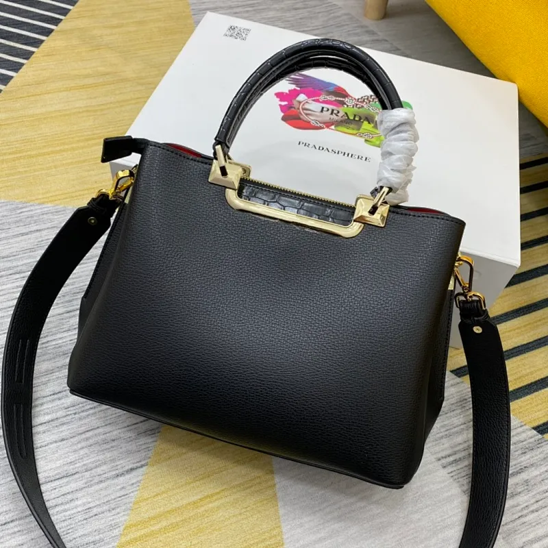 All categories Official website "Brand Women's Bags" Women's Bags 💙 PRADA 2022 official new Prada imported calfskin crossbody bag wholesale 58002500 High quality Size: 30-22-14CM