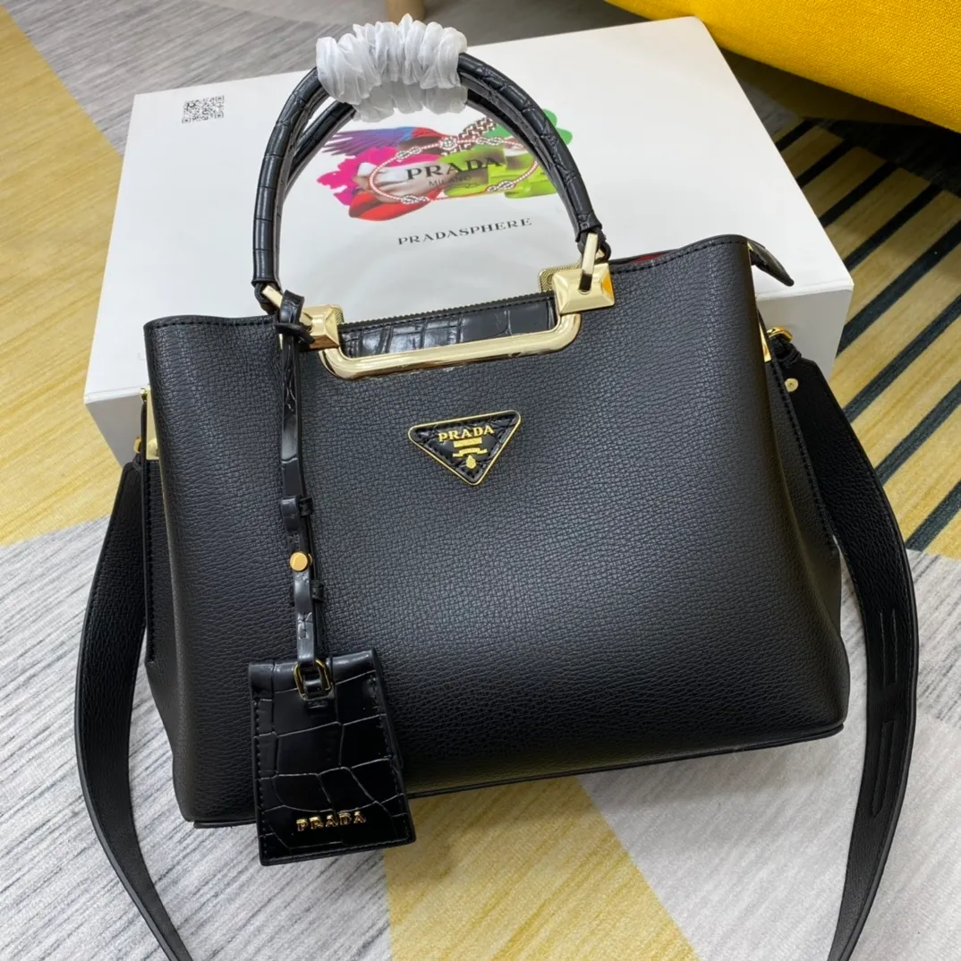 All categories Official website "Brand Women's Bags" Women's Bags 💙 PRADA 2022 official new Prada imported calfskin crossbody bag wholesale 58002500 High quality Size: 30-22-14CM