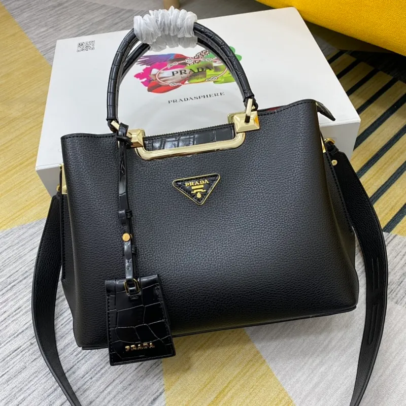 All categories Official website "Brand Women's Bags" Women's Bags 💙 PRADA 2022 official new Prada imported calfskin crossbody bag wholesale 58002500 High quality Size: 30-22-14CM