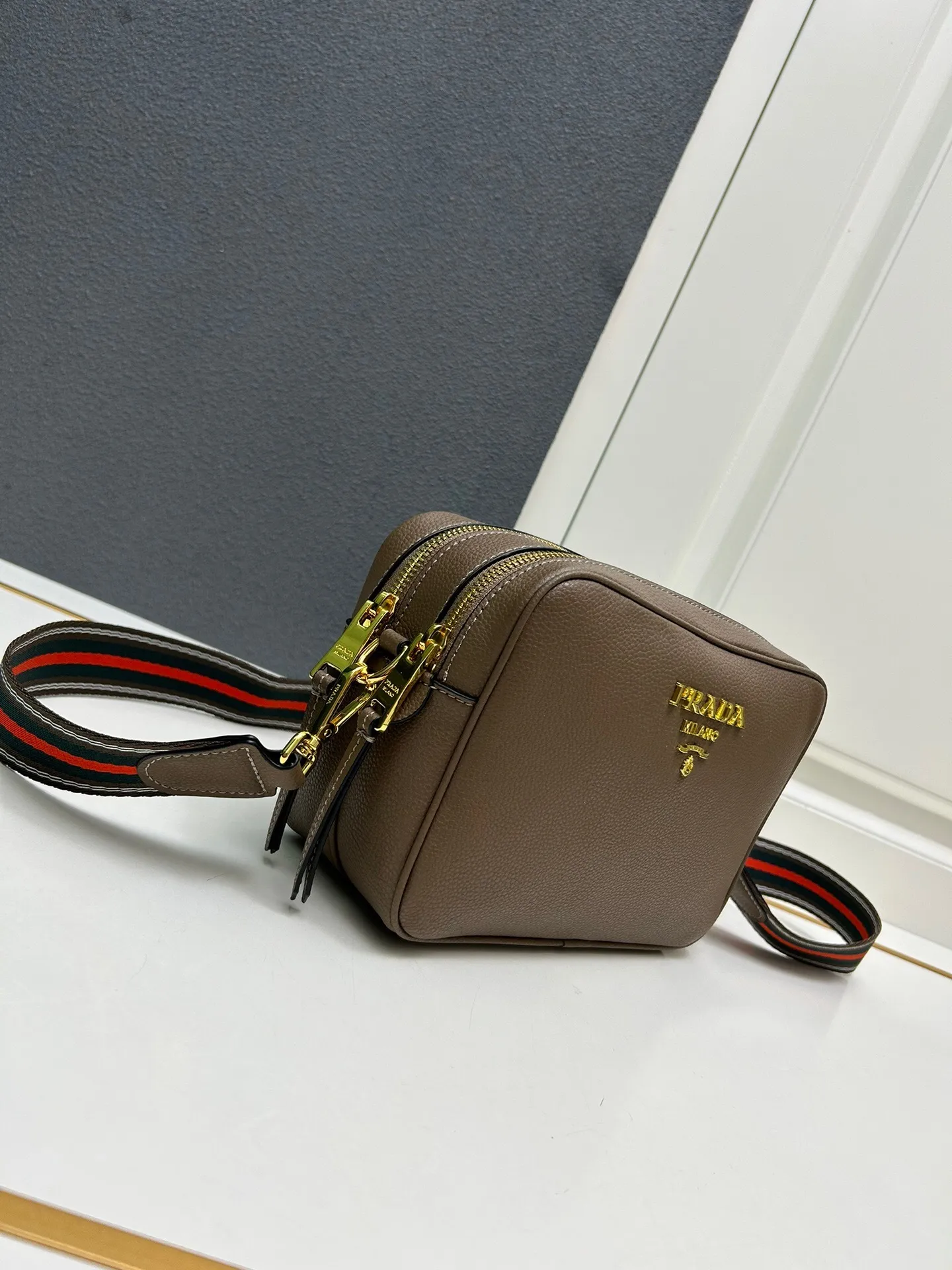 All Categories Official Website "Brand Women's Bags" Women's Bags 💙 PRADA 2025 New Prada Crossbody Bag