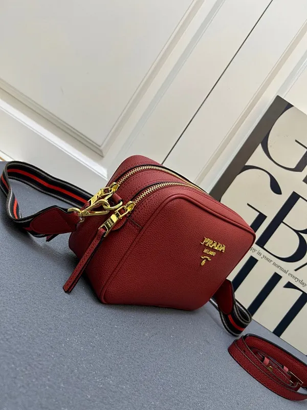 All Categories Official Website "Brand Women's Bags" Women's Bags 💙 PRADA 2025 New Prada Crossbody Bag