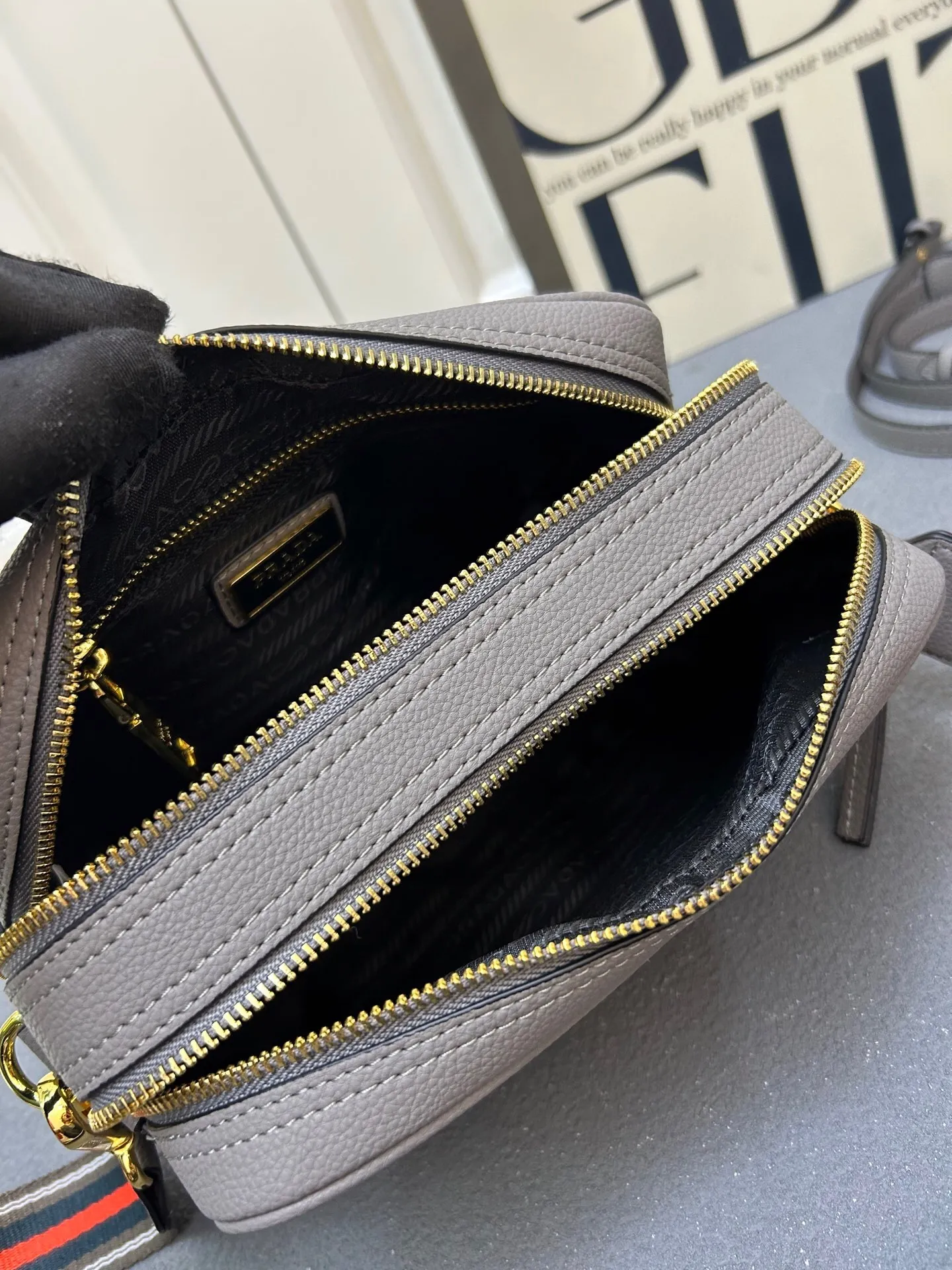 All Categories Official Website "Brand Women's Bags" Women's Bags 💙 PRADA 2025 New Prada Crossbody Bag