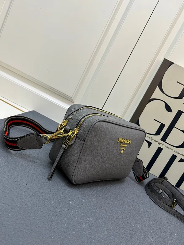 All Categories Official Website "Brand Women's Bags" Women's Bags 💙 PRADA 2025 New Prada Crossbody Bag