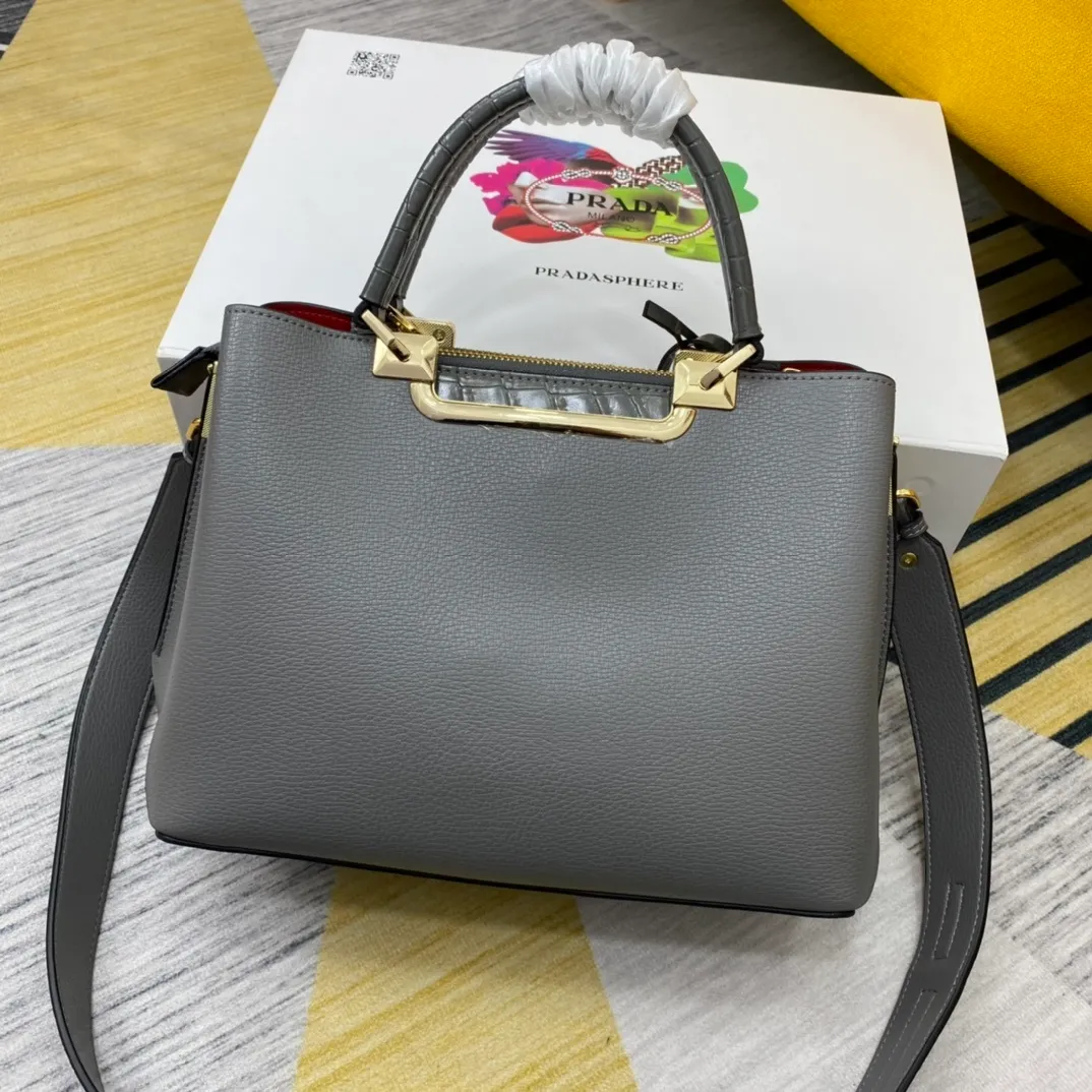 All categories Official website "Brand Women's Bags" Women's Bags 💙 PRADA 2022 official new Prada imported calfskin crossbody bag wholesale 58002500 High quality Size: 30-22-14CM
