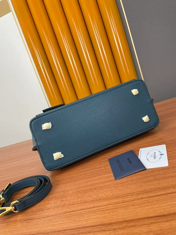 All categories Official website "Brand Women's Bags" Women's Bags 💙 PRADA 2022 official new Prada handbag wholesale 58002900 Original order quality Size: 30-23-13CM