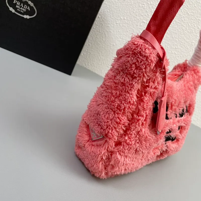 All categories Official website "Brand Women's Bags" Women's Bags 💙 PRADA replica PRADA, fine imitation PRADA bags, PRADA shoulder bags, 2023 official latest version PRADA armpit bag, lamb wool, bag factory, original material, size: 27-18-6CM