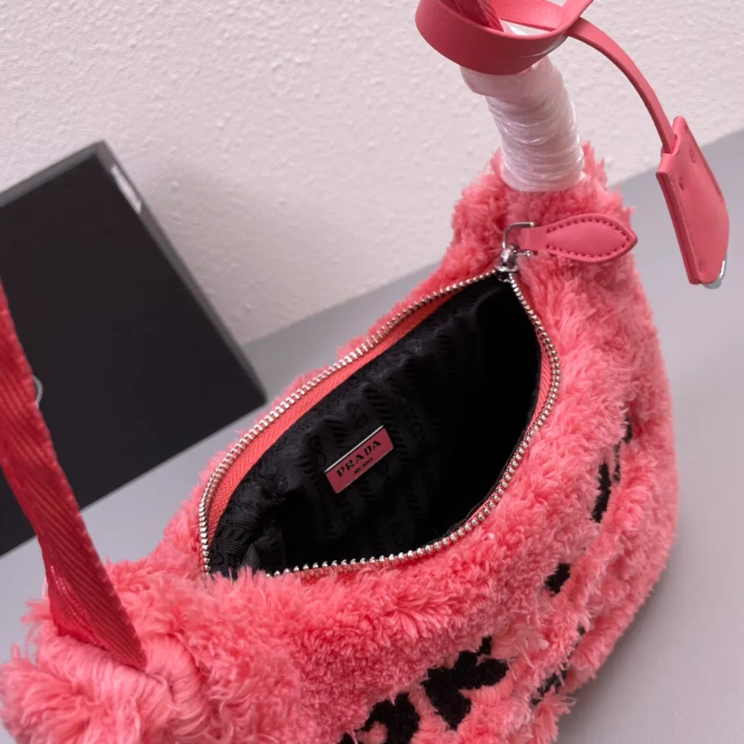 All categories Official website "Brand Women's Bags" Women's Bags 💙 PRADA replica PRADA, fine imitation PRADA bags, PRADA shoulder bags, 2023 official latest version PRADA armpit bag, lamb wool, bag factory, original material, size: 27-18-6CM