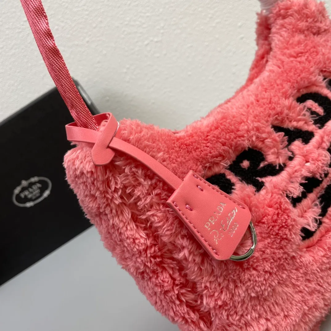 All categories Official website "Brand Women's Bags" Women's Bags 💙 PRADA replica PRADA, fine imitation PRADA bags, PRADA shoulder bags, 2023 official latest version PRADA armpit bag, lamb wool, bag factory, original material, size: 27-18-6CM
