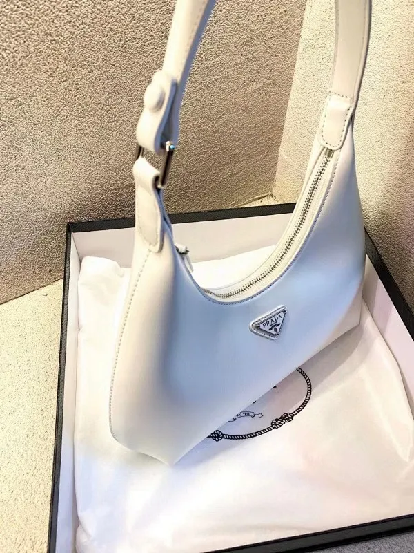 All categories Official website "Brand Women's Bags" Women's Bags 💙 PRADA Fine imitation PRADA, high imitation PRADA bags, PRADA crossbody bags, 2023 official latest version PRADA armpit bags, PRADA bag factory, recommended bags, size: 31-13CM