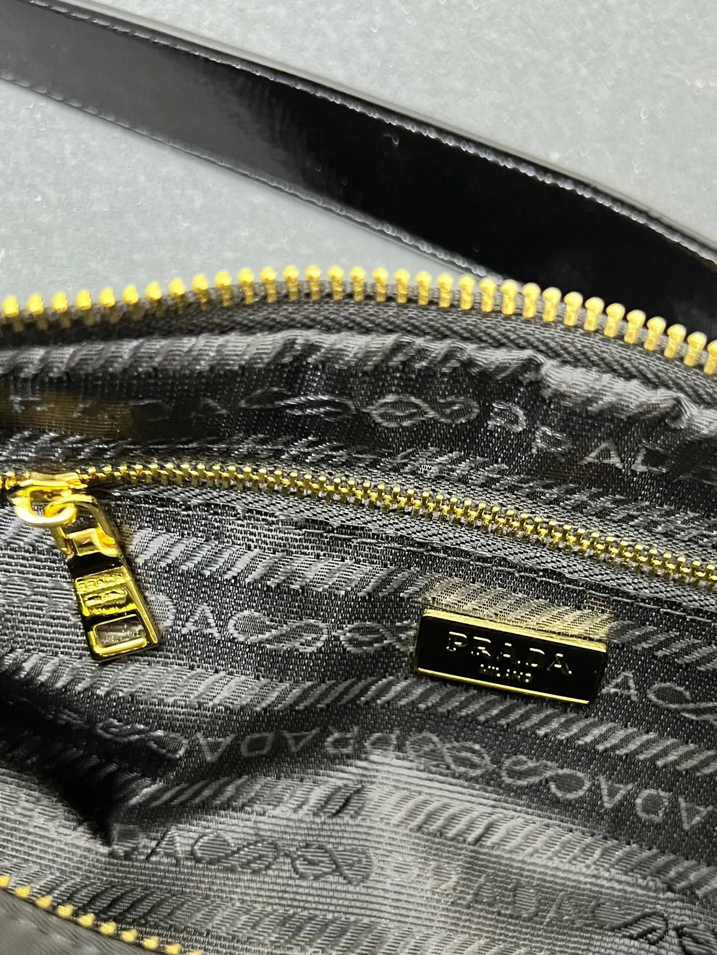 All Categories Official Website "Brand Women's Bags" Women's Bags 💙 PRADA 2025 New PRADA Underarm Bag