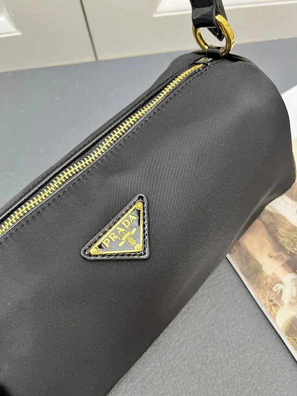 All Categories Official Website "Brand Women's Bags" Women's Bags 💙 PRADA 2025 New PRADA Underarm Bag