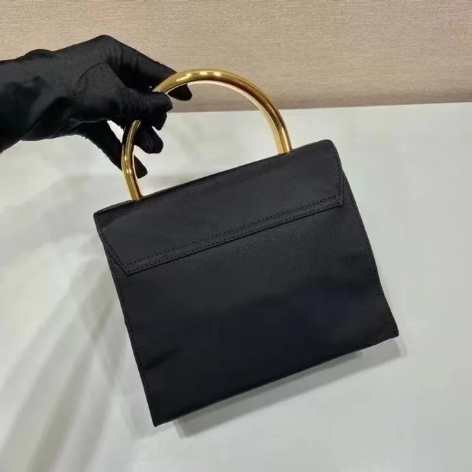All categories Official website "Brand Women's Bags" Women's Bags 💙 PRADA 2022 official new Prada handbag wholesale Original order quality 58003800 Size: 21-17-12Cm
