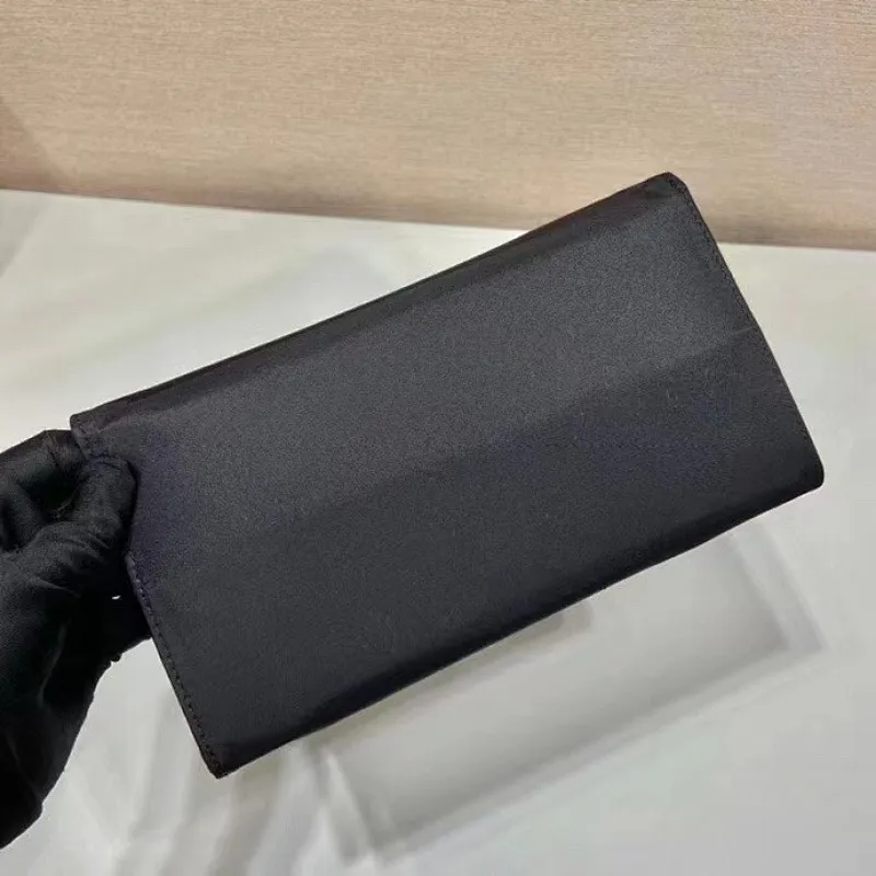 All categories Official website "Brand Women's Bags" Women's Bags 💙 PRADA 2022 official new Prada handbag wholesale Original order quality 58003800 Size: 21-17-12Cm