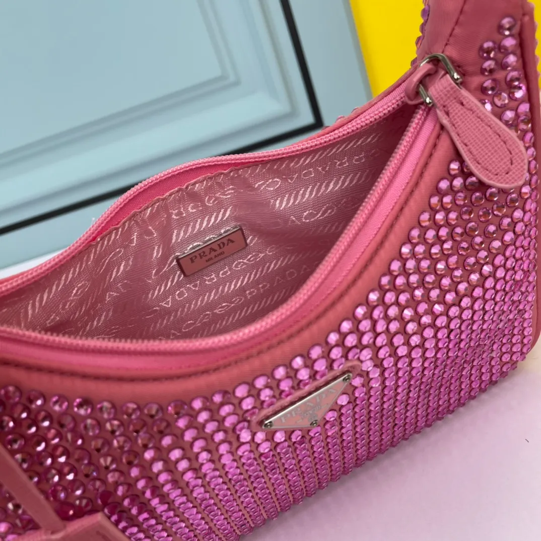 All Categories Official Website "Brand Women's Bags" Women's Bags 💙 PRADA 2022 Official New Prada Underarm Bag Wholesale 58002500 Original Order Quality Size: 22-15-5CM