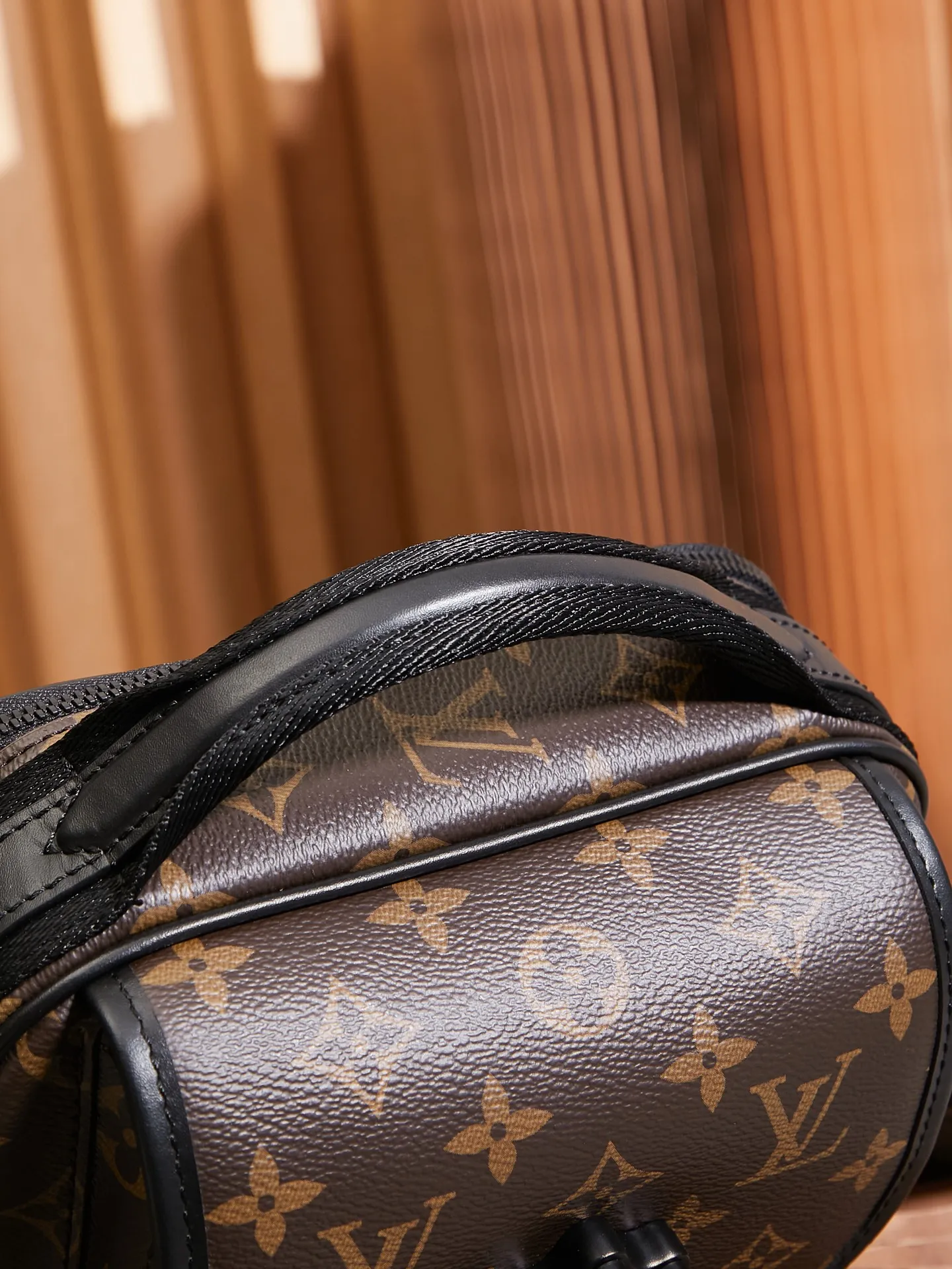 P¥800👉nfc dynamic chip version👈[Top-level inspection-free all-steel hardware] This Quest messenger bag Model: M46973; Size: 18x18x10CM Work details: For reference