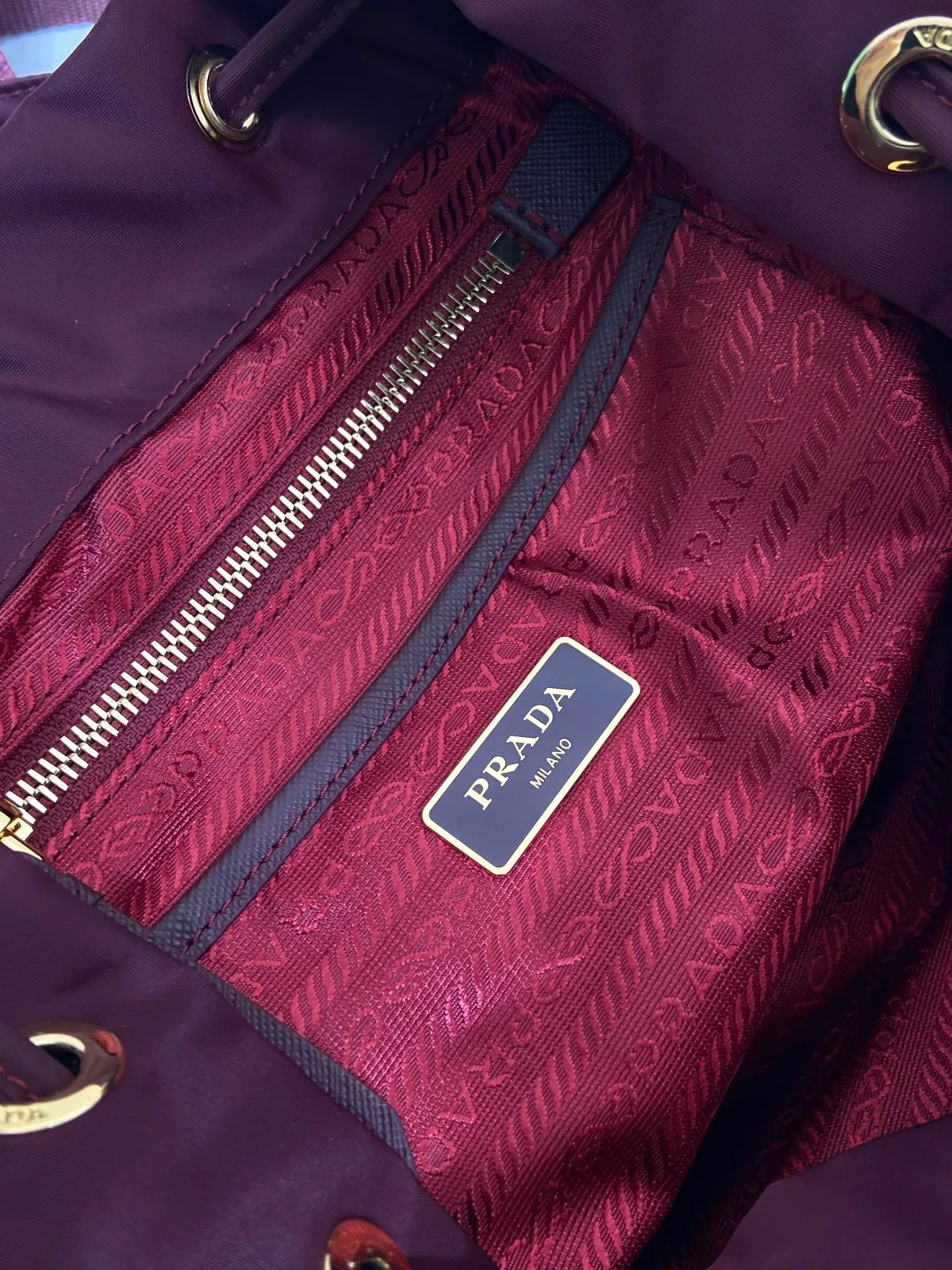 💰1300🎉New product🎉1BZ081 Backpack🎉🎉 This backpack is made of imported nylon fabric. The body of the bag is designed with three zipper pockets. The bag opening is opened and closed with a flip drawstring. It has top-grade hardware, large capacity, and many pockets. It is very practical. Length 24.5x Height 29x Bottom 12cm🎉🎉🎉💰💰💰