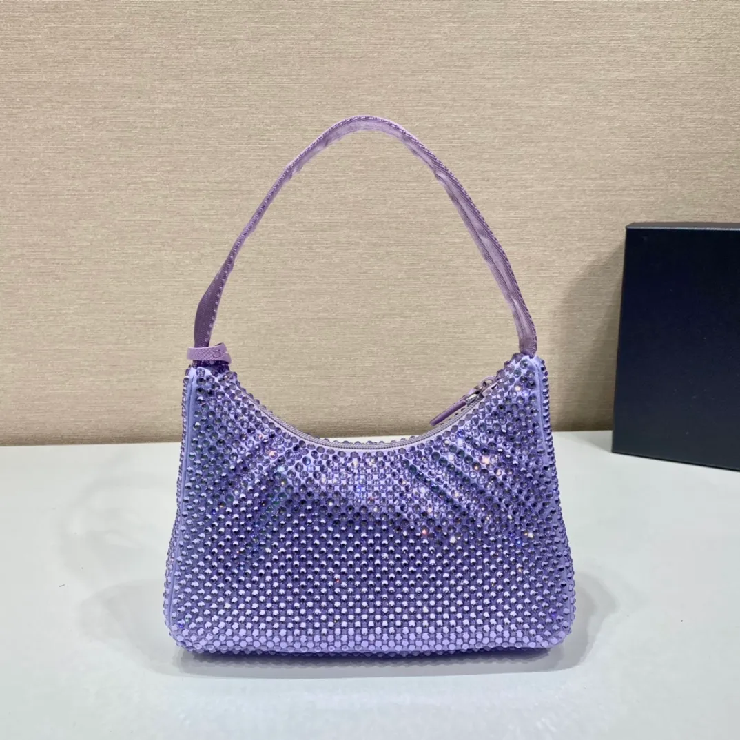💰1000🎉Flash diamond Hobo🎉🎉New 1NE515 flash diamond, the most beautiful and sparkling rhinestone Hobo 😘😘Imported diamond net. The sparkling appearance. The effect of blingbling under the night light is very eye-catching. The return rate is very high. 🙈🙈Everyone will praise you wherever you take it😘This kind of sparkling diamond bag is also very easy to match with clothes, so cute and cool , suitable for any occasion, the popular elements of Hobo have always been recognized by Internet celebrities/celebrities, and it is a permanently popular Hobo🙊🙊worth buying👍beauties😘Length 23x Height 13x Bottom 5cm