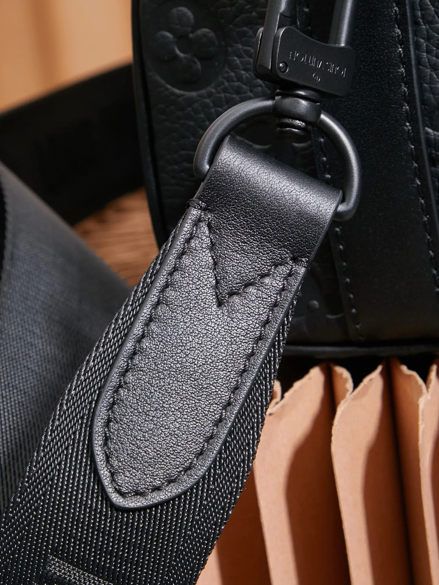 P¥960👉nfc163C01 dynamic chip version👈【Top inspection-free all-steel hardware】keepall 25 Black Warrior series Model: m20900 👁️‍🗨️Treasure item 👁️‍🗨️Confidence comes from quality