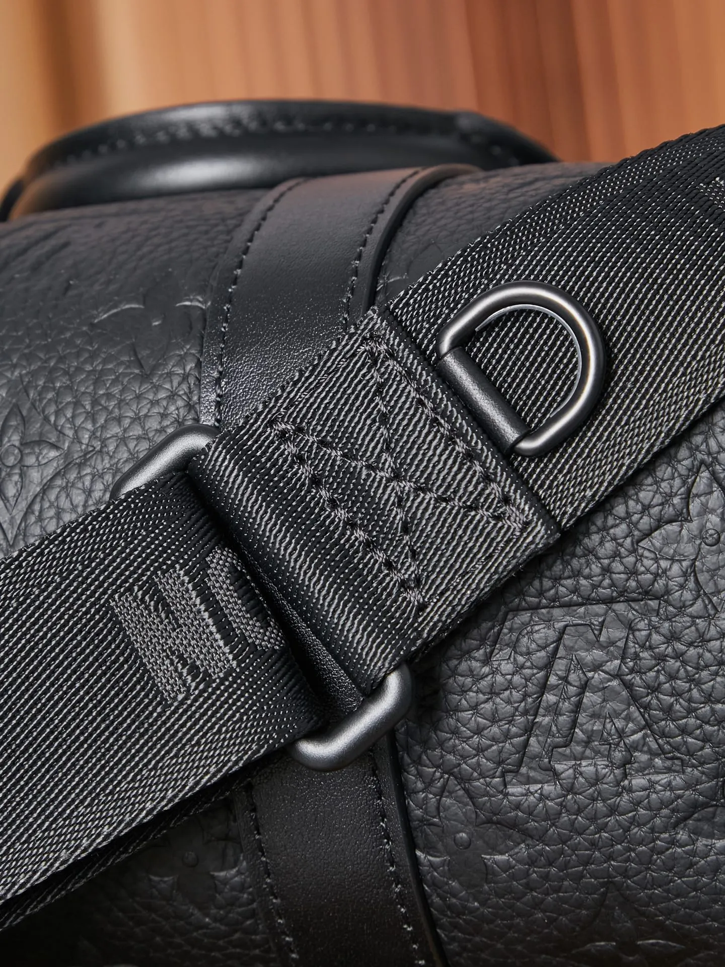 P¥960👉nfc163C01 dynamic chip version👈【Top inspection-free all-steel hardware】keepall 25 Black Warrior series Model: m20900 👁️‍🗨️Treasure item 👁️‍🗨️Confidence comes from quality