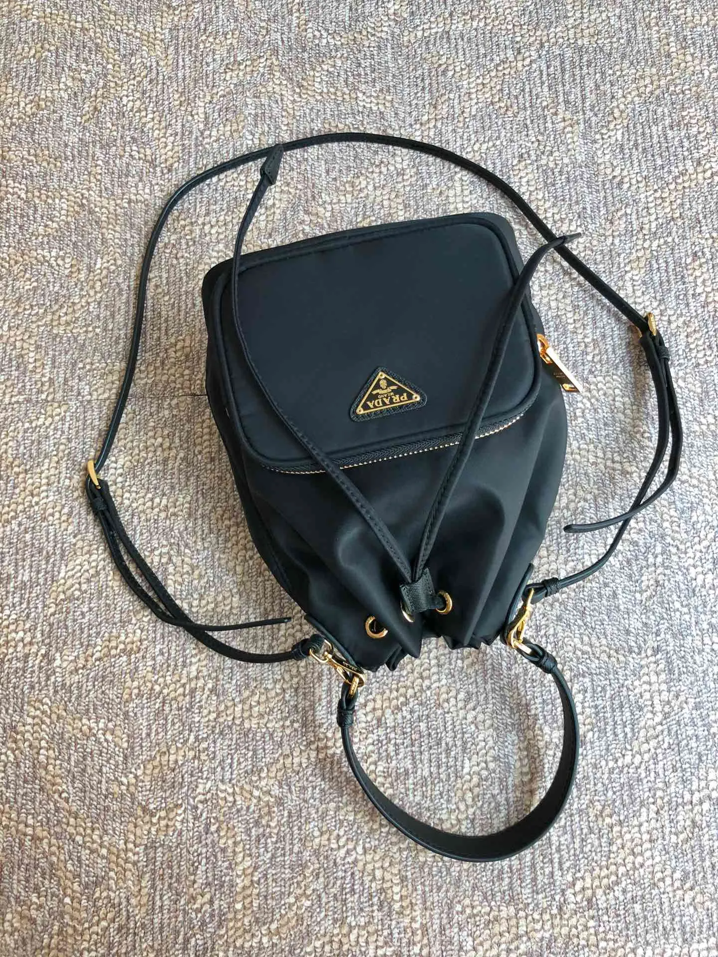 💰720, the classic model 1BH038 black has arrived👏👏 Made of imported nylon fabric, top grade five, portable/diagonal, light, practical and fashionable, beauties hurry up and get it, 165 OEM code, length 18x height 23 bottom × 12cm📢📢📢📢
