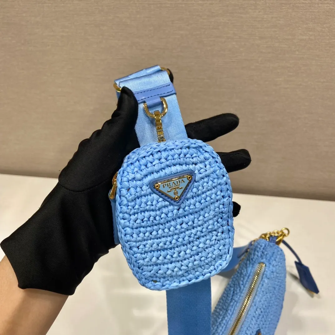 💰1560🎉Straw three-in-one🎉1BH204🎉🎉New color This pure hand-knitted three-in-one design is great👏👏three uses in one pack🎉🎉This complicated craftsmanship looks very elegant/fashionable. What I love most is that there is a small pendant (small bag) hanging on the shoulder strap. The upper body effect is very good and the return rate is 100%😘A must-have for summer🎉Hurry up and get it🎉🎉 Length 23x Height 16x Bottom 7cm