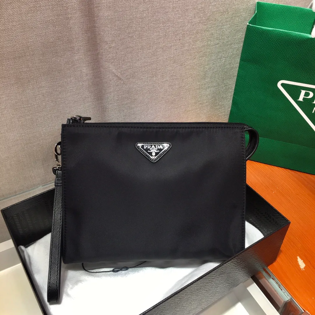 💰700, classic handbag👏👏👏2NE789 triangle mark. Made of imported nylon material/cowhide, detachable leather wrist strap, polished steel metal accessories👏👏👏165 OEM code, light and fashionable🤗🤗🤗, length 24x height 17 bottom 6.5cm,