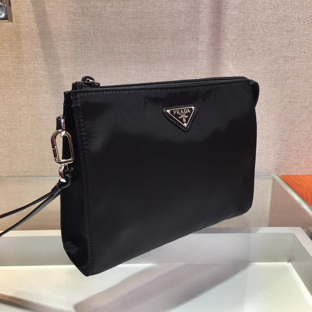 💰700, classic handbag👏👏👏2NE789 triangle mark. Made of imported nylon material/cowhide, detachable leather wrist strap, polished steel metal accessories👏👏👏165 OEM code, light and fashionable🤗🤗🤗, length 24x height 17 bottom 6.5cm,