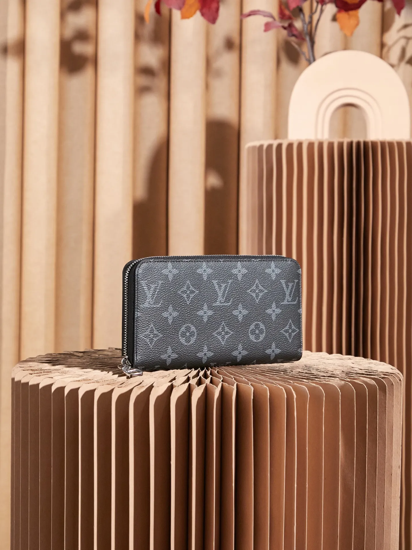 P¥300👉nfc dynamic chip version👈[Top-level inspection-free] M61694 black flower, overseas special supply (special product), a new upgrade of the classic wallet! This Zippy wallet is made of canvas, with a new colorful lining design and four credit card slots, making it convenient and practical. 60017, size: 19.5 x 10.0 x 2.0 cm with gift box