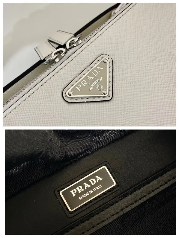 💰1640🎉Upgrade board🎉2VH069 new color🎉🎉 This Brique handbag is made of Saffiano leather, and its simple lines highlight a striking style. The iconic Saffiano leather material is synonymous with luxury and a status symbol of traditional Italian leather goods manufacturing craftsmanship. This handbag has an elegant design, equipped with handles and a detachable long nylon shoulder strap, which is more simple and elegant. Get it now🎉🎉 Length 22x Height 16x Bottom 6cm