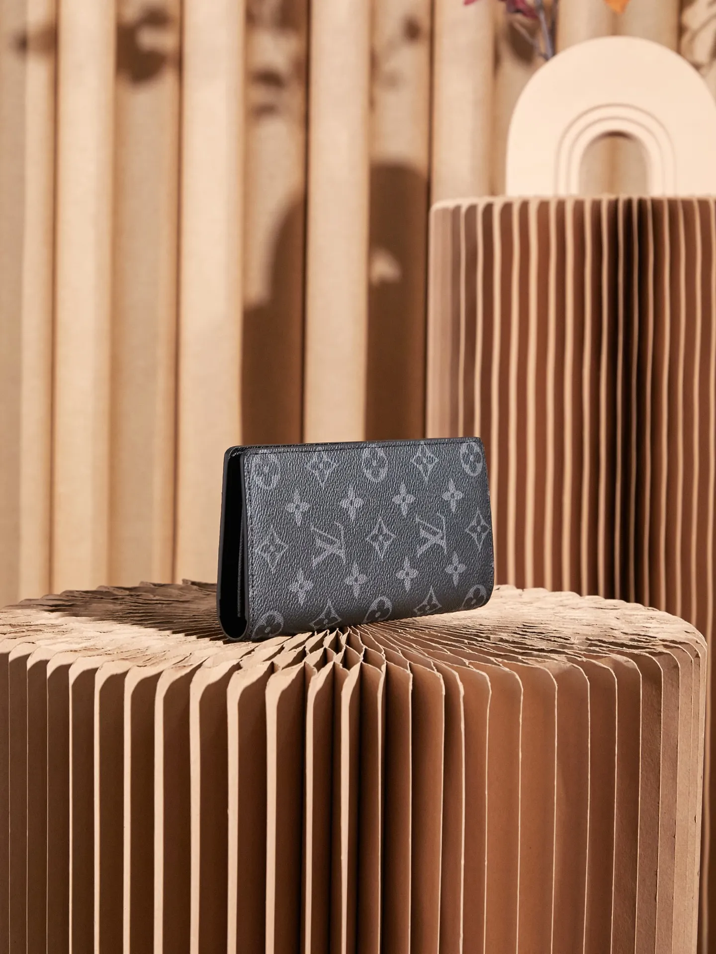 P¥240 👉nfc163C01 dynamic chip version👈 [Top-level inspection-free] BRAZZA Wallet M61697 Black Flower Suit Clip Long Clip This Brazza wallet made of Monogram canvas exudes unstoppable masculinity. It's spacious and functional and can be easily stowed away in a coat pocket. Can hold change, credit card and banknotes, 1 compartment with support panel, can store banknotes, 1 large zipper compartment, can store coins, patch pocket design can store banknotes and receipts, 1 ID or business card slot, 16 credit card slots, 66540 dimensions (length x height x width) 10 X19 X2 cm Comes with gift box