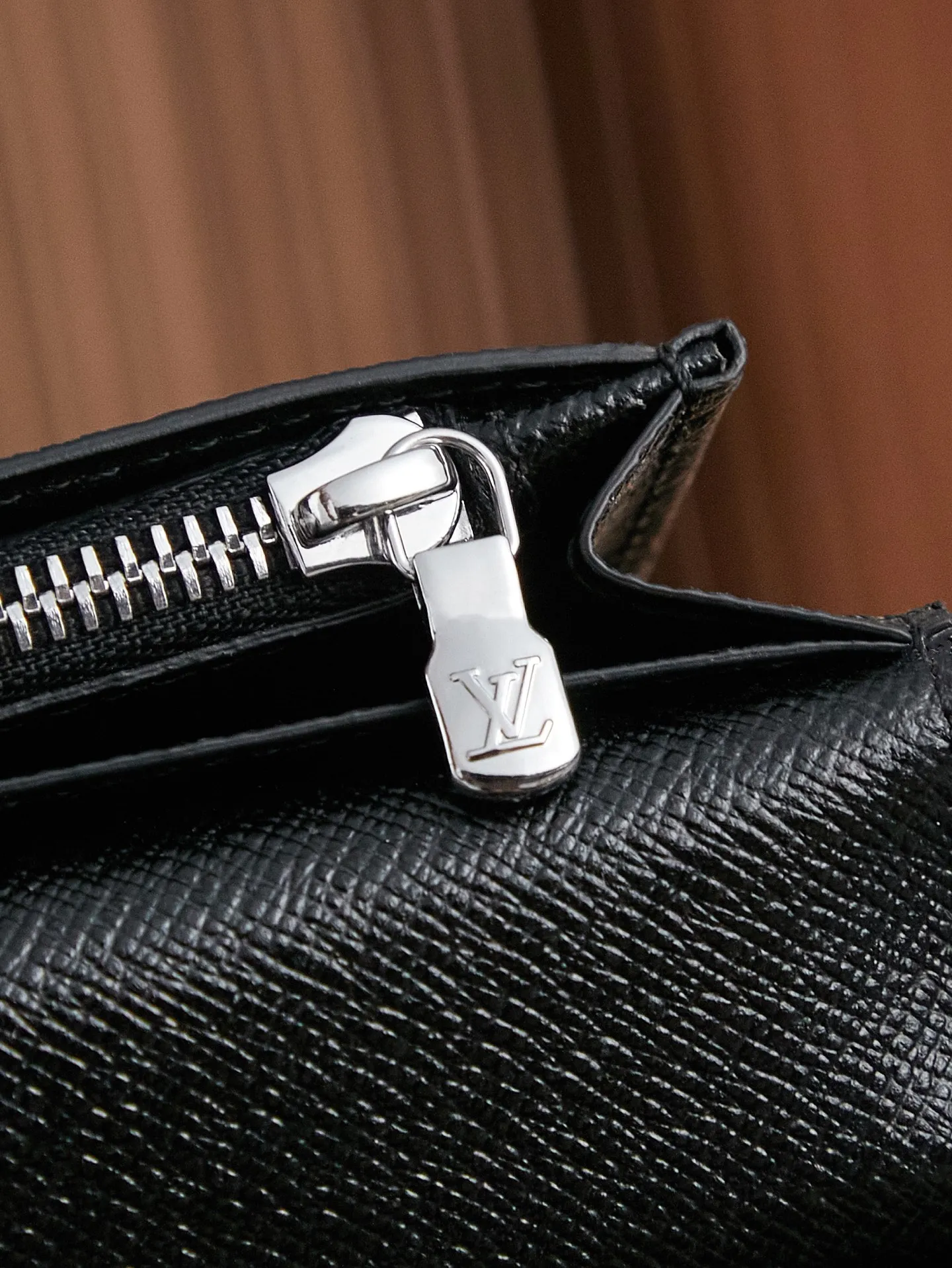 P¥240 👉nfc163C01 dynamic chip version👈 [Top-level inspection-free] BRAZZA Wallet M61697 Black Flower Suit Clip Long Clip This Brazza wallet made of Monogram canvas exudes unstoppable masculinity. It's spacious and functional and can be easily stowed away in a coat pocket. Can hold change, credit card and banknotes, 1 compartment with support panel, can store banknotes, 1 large zipper compartment, can store coins, patch pocket design can store banknotes and receipts, 1 ID or business card slot, 16 credit card slots, 66540 dimensions (length x height x width) 10 X19 X2 cm Comes with gift box