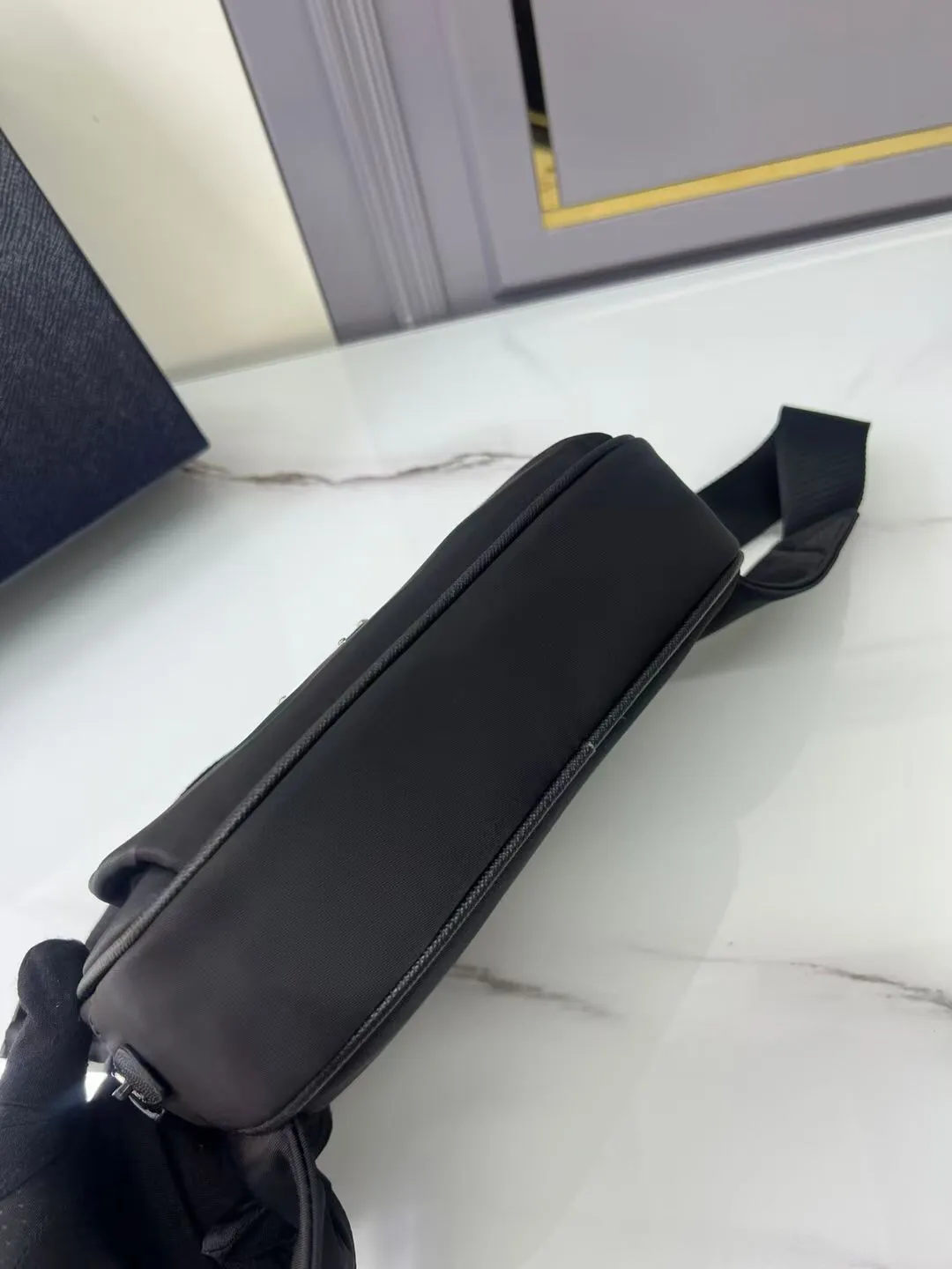 Prada P440¥ black cloth with leather lightweight small chest waist bag, same style for men and women. High-end quality 208 OEM code, HZ7291977 size: 21/12.5/4.5cm