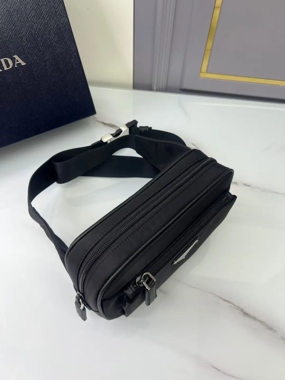 Prada P440¥ black cloth with leather lightweight small chest waist bag, same style for men and women. High-end quality 208 OEM code, HZ7291977 size: 21/12.5/4.5cm