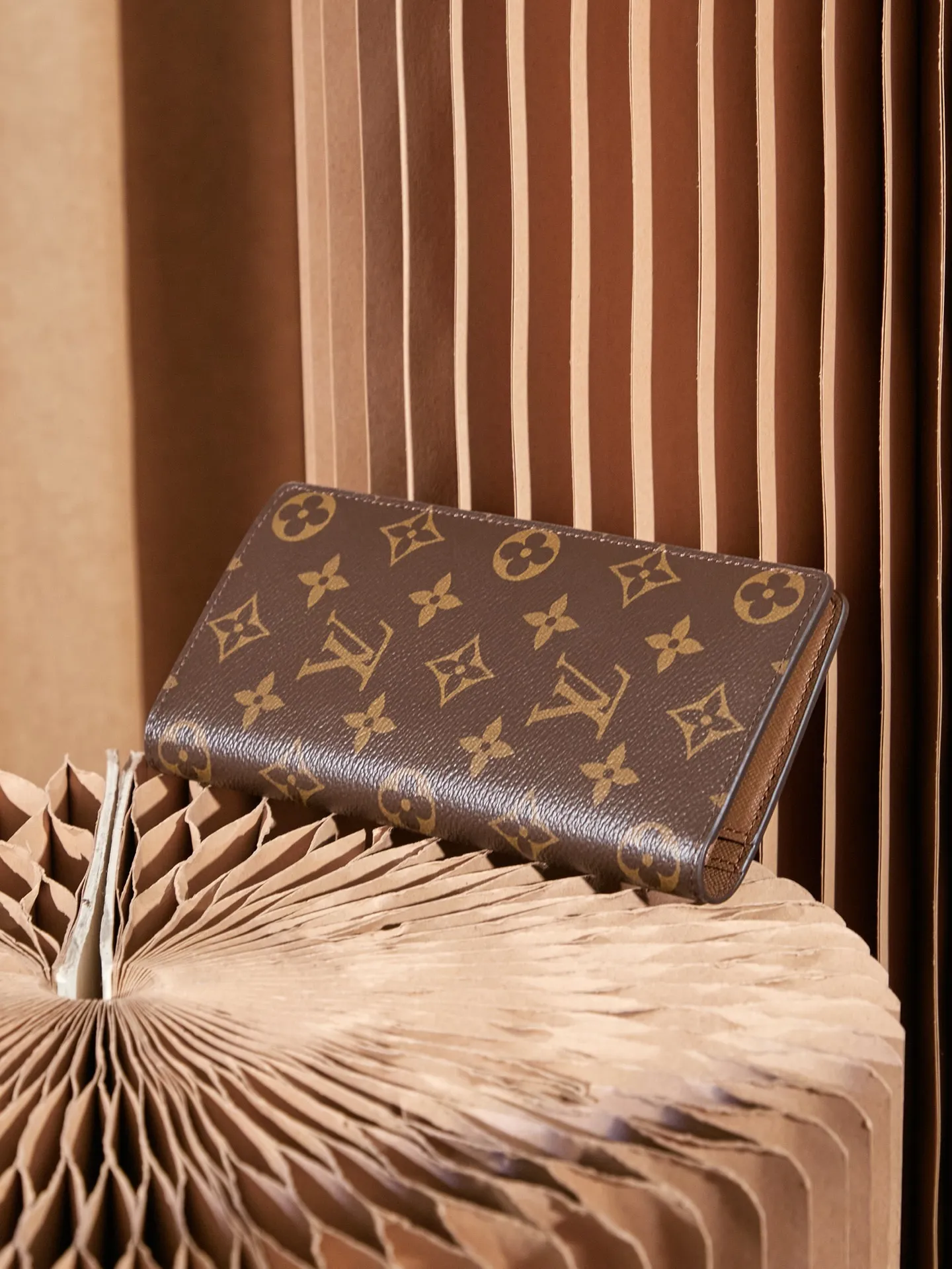 P¥240 👉nfc163C01 dynamic chip version👈 [Top inspection-free] BRAZZA Wallet M66540 Presbyopia Suit Clip Long Clip This Brazza wallet made of Monogram canvas exudes unstoppable masculinity. It's spacious and functional and can be easily stowed away in a coat pocket. Can hold change, credit card and banknotes, 1 compartment with support panel, can store banknotes, 1 large zipper compartment, can store coins, patch pocket design can store banknotes and receipts, 1 ID or business card slot, 16 credit card slots, size (length x height x width) 10 X19 X2 cm Comes with gift box
