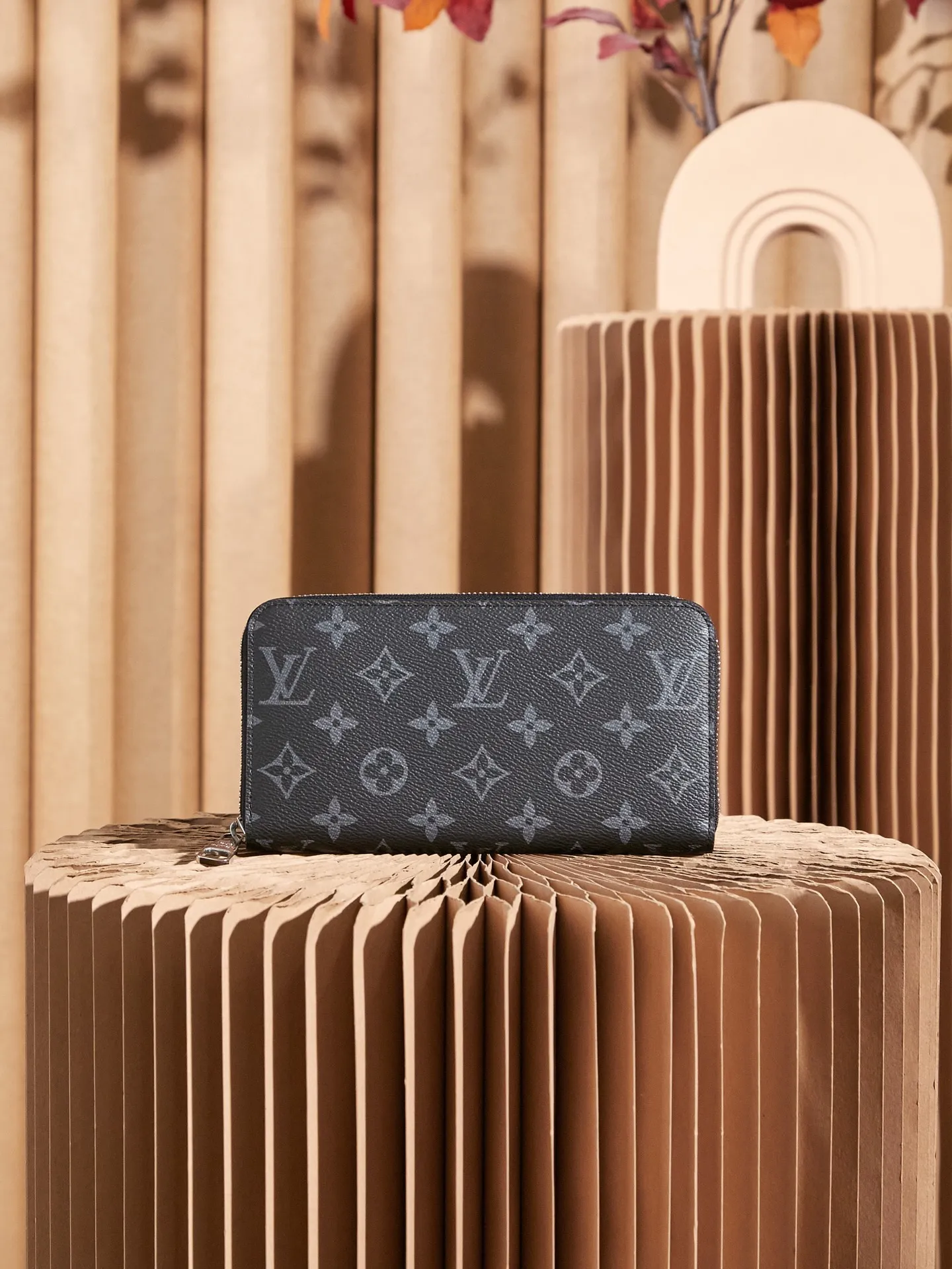 P¥300👉nfc dynamic chip version👈[Top-level inspection-free] M61694 black flower, overseas special supply (special product), a new upgrade of the classic wallet! This Zippy wallet is made of canvas, with a new colorful lining design and four credit card slots, making it convenient and practical. 60017, size: 19.5 x 10.0 x 2.0 cm with gift box