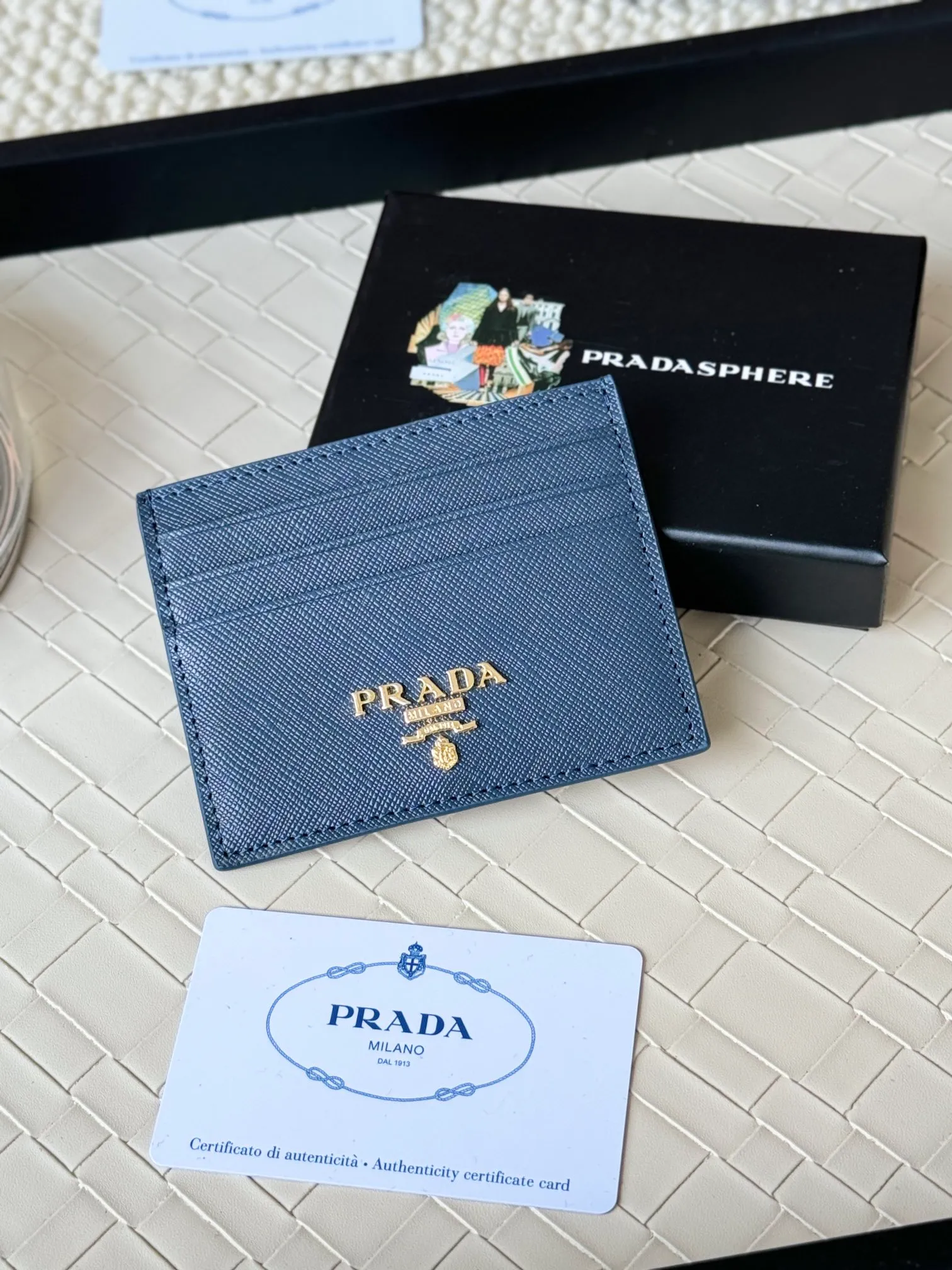💰110prada popular card holder, unisex small card holder, black, model 1MC025, loose lettering Triangle Wheat series, nine colors, made of cross-grain cowhide, 6 card slots ➕ One middle sandwich, can place multiple cards and zeros 💰, size 11.2×8.5cm, real shot, what you see is what you get